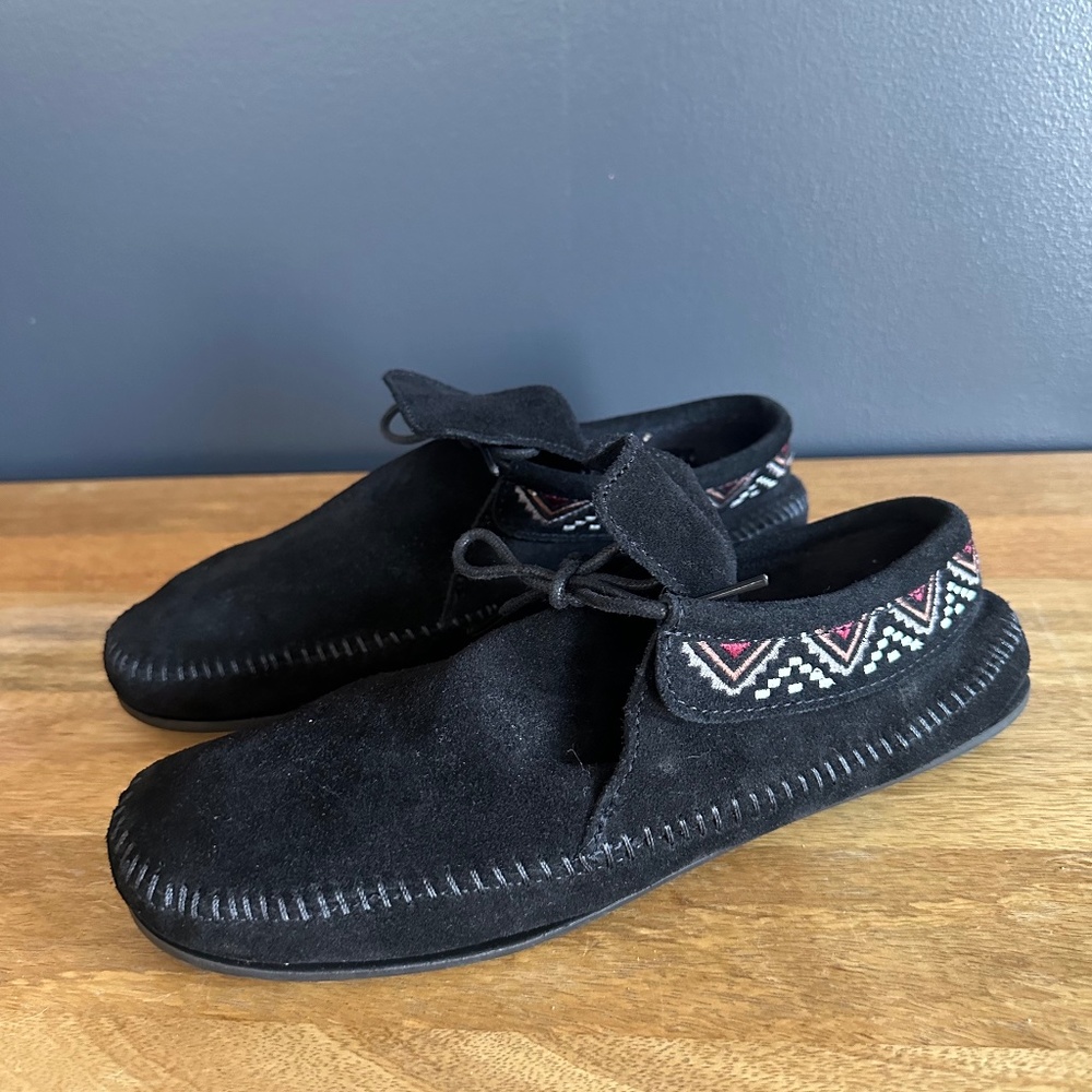 Minnetonka Black Ankle Moccasins - Size 10